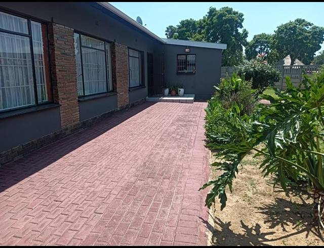 4 BEDROOM HOUSE FOR SALE IN ELSPARK